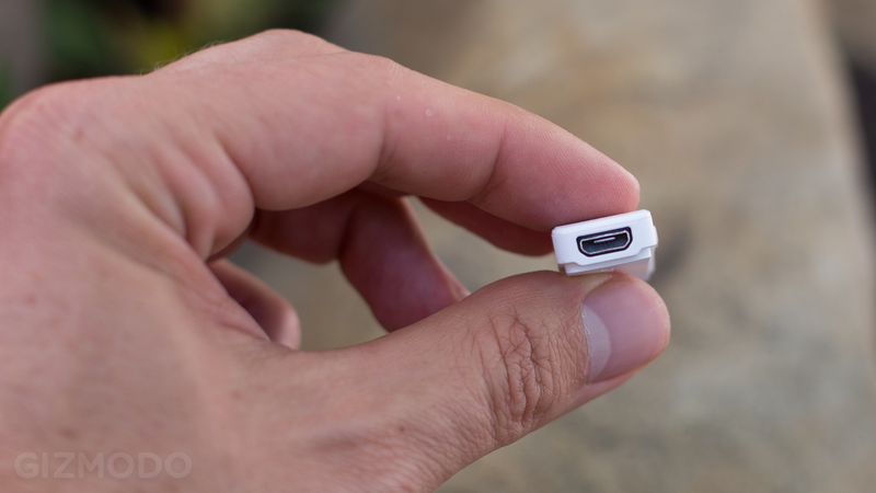 Illustration for article titled Sony SmartBand SW10 Review: Swings For the Fences, Misses By a Mile